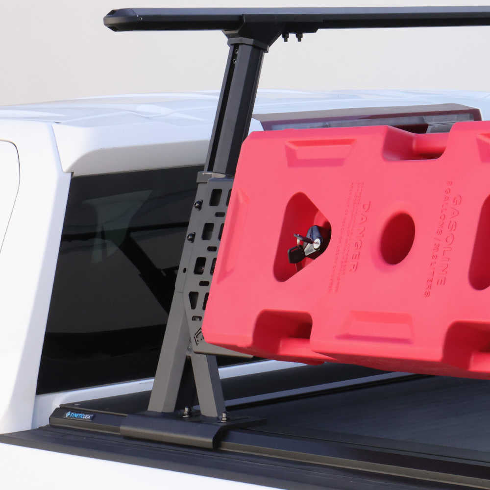 showcase of gas tank with lockable adaptor kit installed on syneticusa rack system