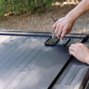 Toyota Tundra (5.5ft Bed) MB Retractable Hard Tonneau Cover