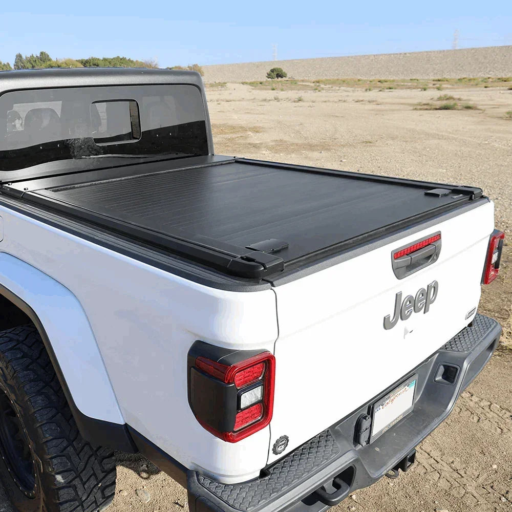 syneticusa mr retractable pro tonneau cover installed on Jeep Gladiator 5ft bed