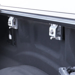 Syneticusa tonneau cover clamp replacements, consisting of six sets of clamps, suitable for MR, AR, ER retractable types. The image shows the clamps in silver and black colors with the brand logo.