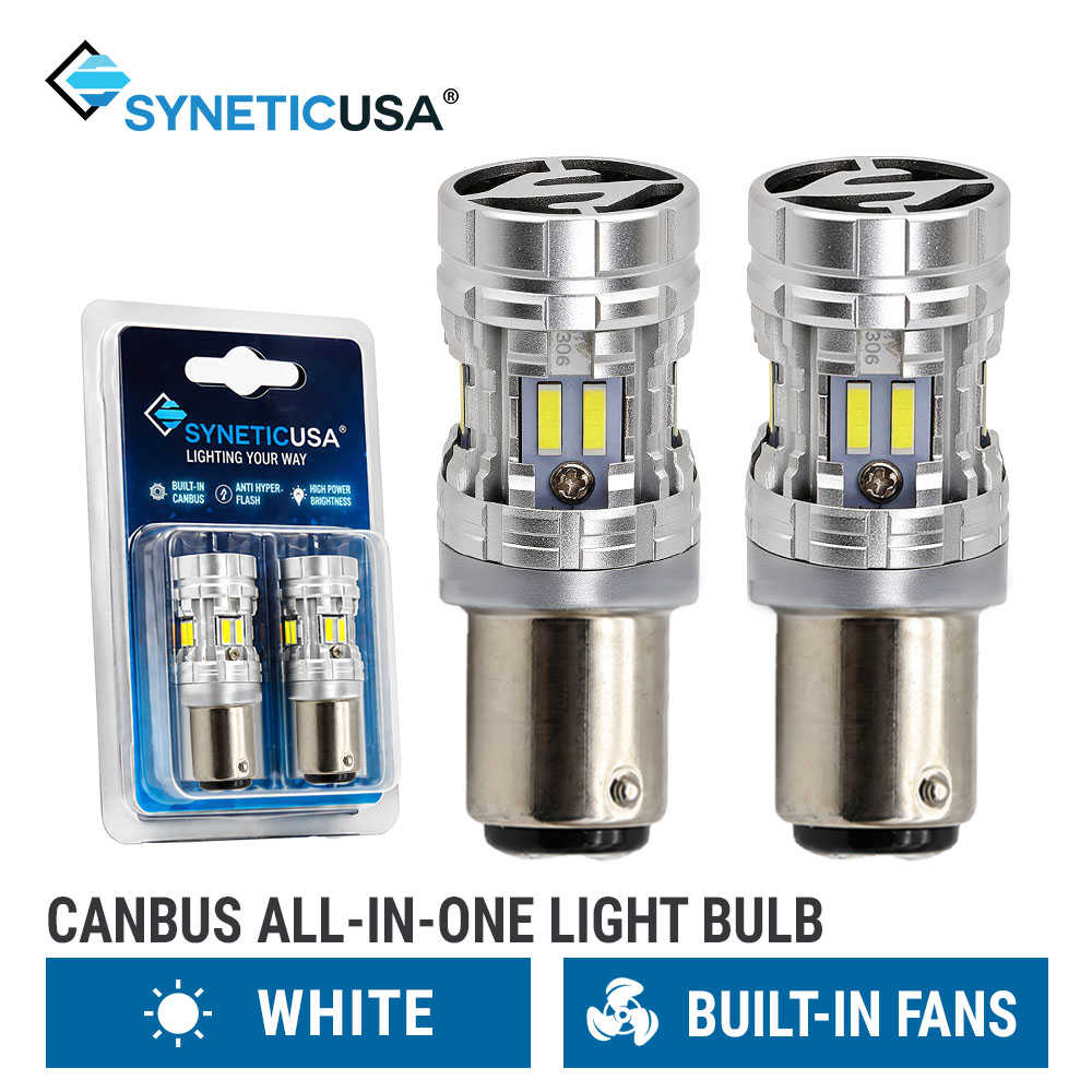 Two silver all-in-one LED light bulbs with built-in fans shown next to their blue and white retail blister packaging. The brand name 'SYNETICUSA' is visible at the top and on the packaging.