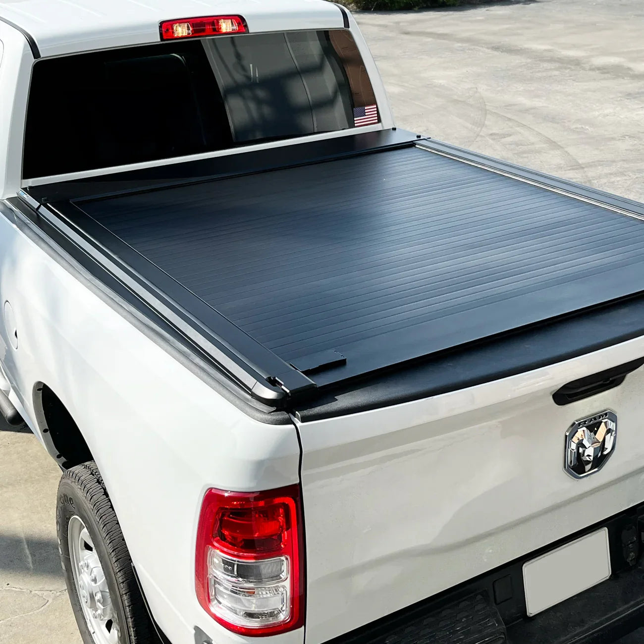 Ram 1500 (5.7ft Bed) MR Retractable Tonneau Cover| SYNETICUSA