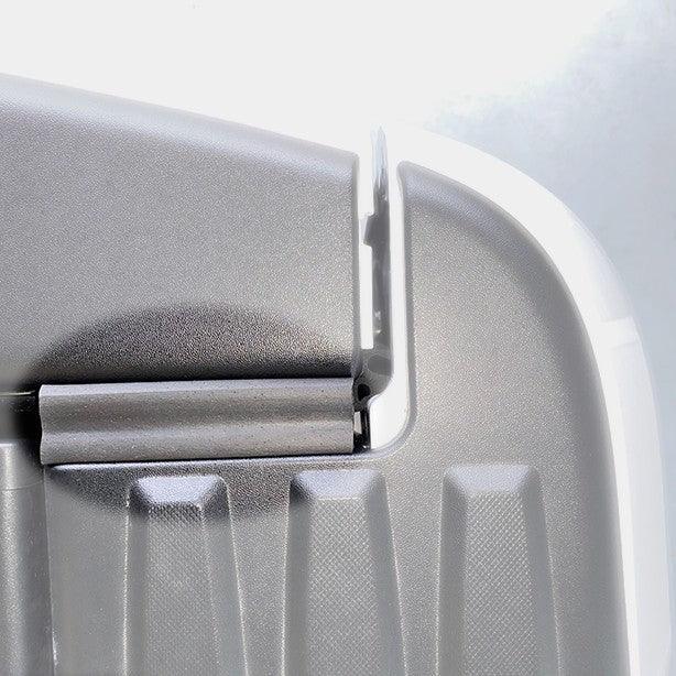 Close-up of rectangle rubber seal applied on Rambox tailgate